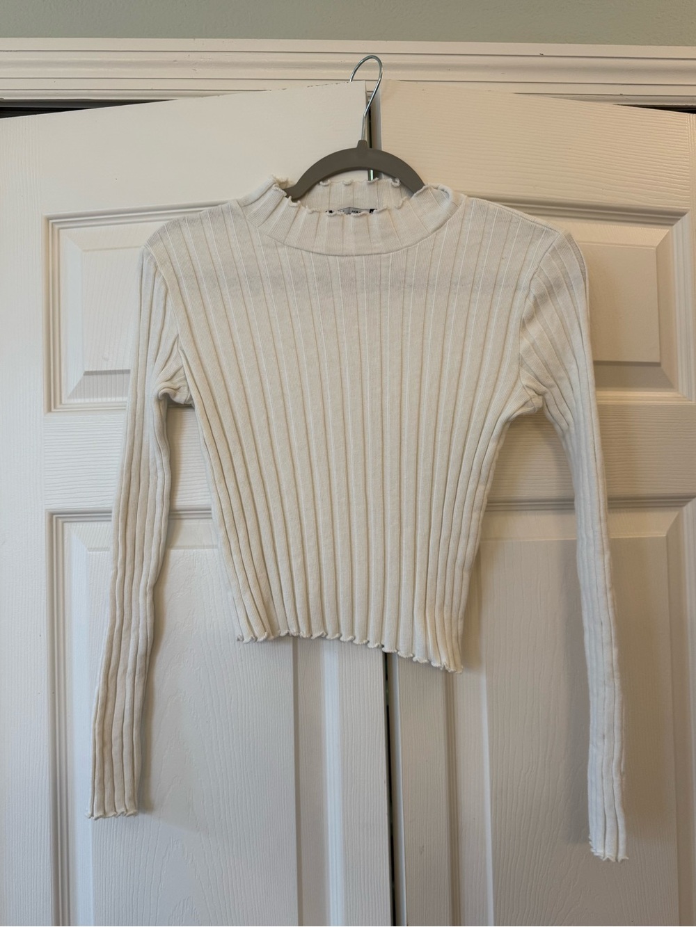ZARA White Ribbed Mock-Neck Cropped Long Sleeve Sweater Top - Size m